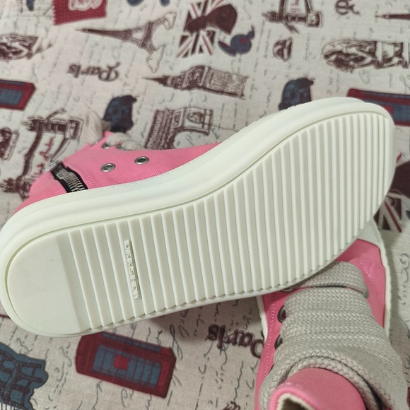 Rick Owens DRKSHDW Pink High-Top Sneakers - Picture 10 of 10